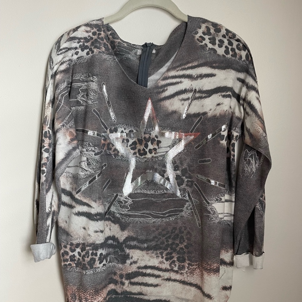 Leopard Print V-Neck Sweater blinged designed medium
